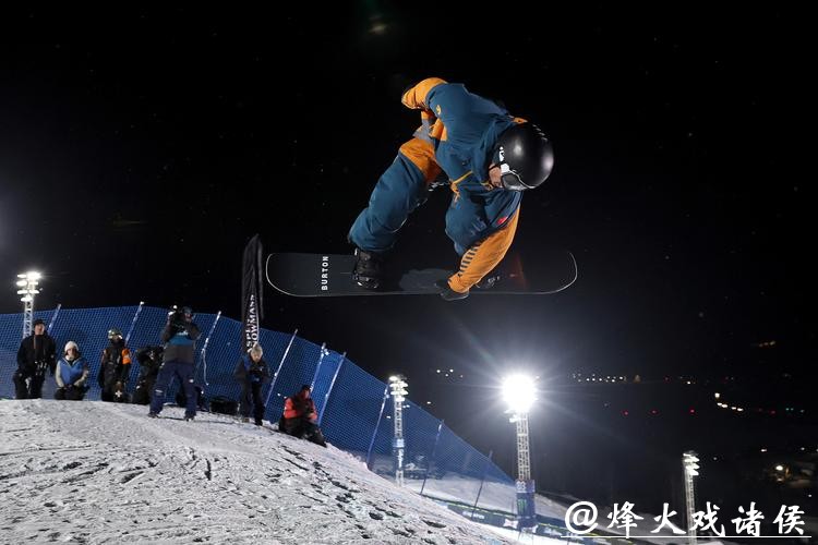 单板滑雪男子U型池预赛 王梓阳排名第10晋级决赛